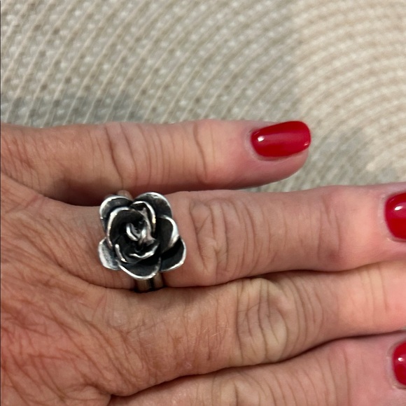 Silpada Silver Floral Ring - Picture 1 of 4